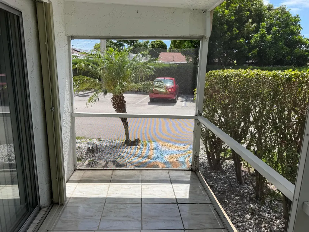 700 Village Green Court Palm Springs FL 33461
