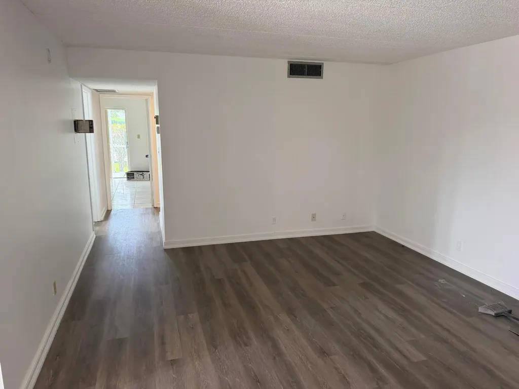 700 Village Green Court Palm Springs FL 33461