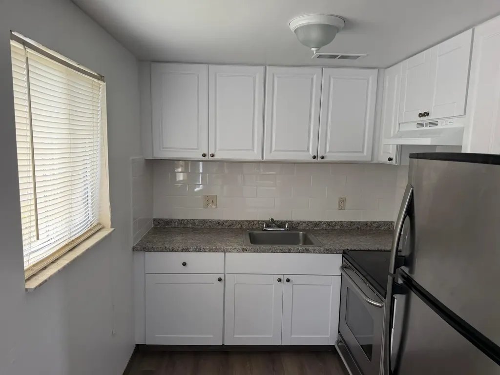 700 Village Green Court Palm Springs FL 33461