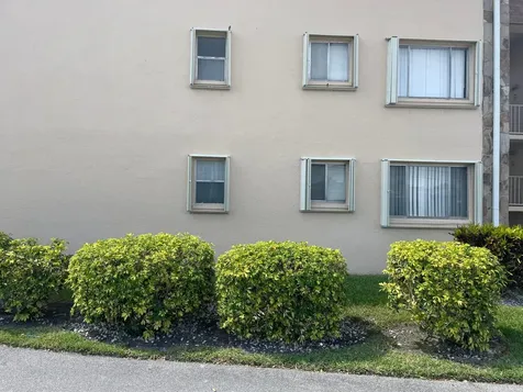 700 Village Green Court Palm Springs FL 33461