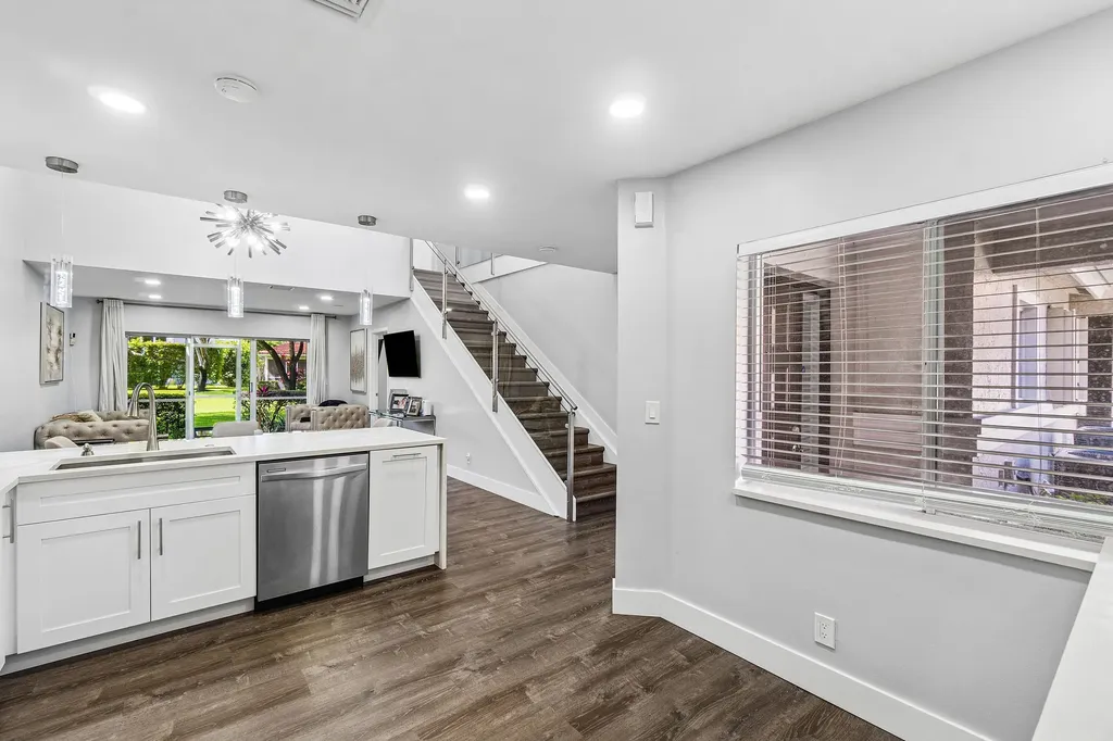 10487 Mateo Court Boca Raton FL 33498