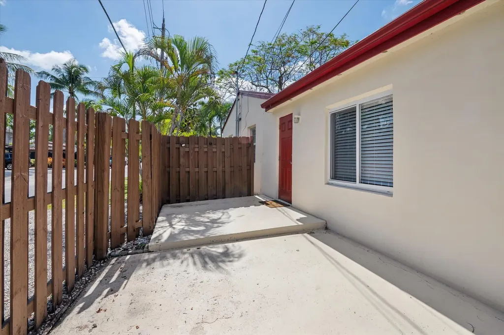 1645 NE 16th Avenue Fort Lauderdale FL 33305