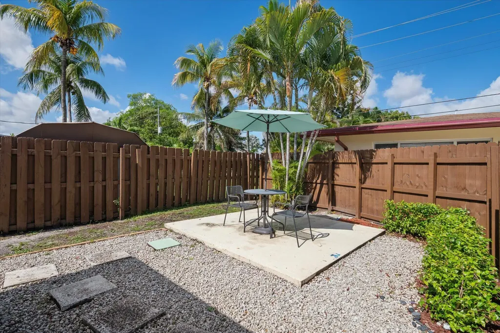 1645 NE 16th Avenue Fort Lauderdale FL 33305