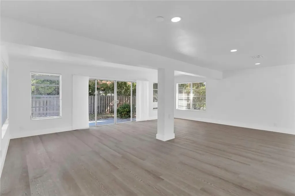 1013 SE 14th Court Deerfield Beach FL 33441