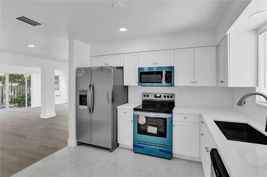 1013 SE 14th Court Deerfield Beach FL 33441