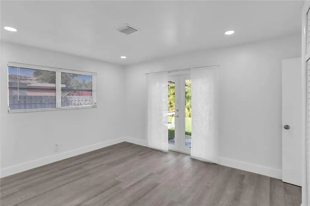 1013 SE 14th Court Deerfield Beach FL 33441