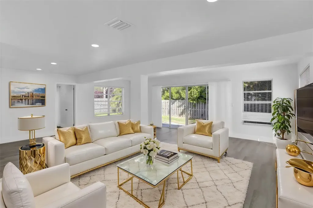 1013 SE 14th Court Deerfield Beach FL 33441