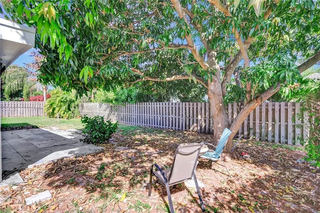 1013 SE 14th Court Deerfield Beach FL 33441