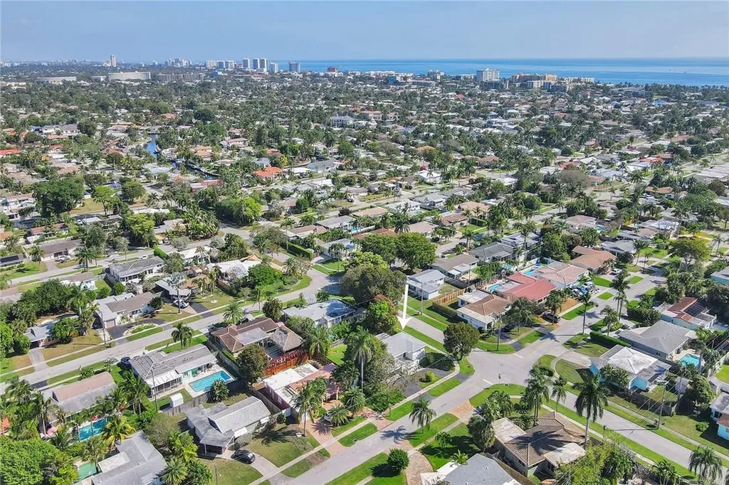 1013 SE 14th Court Deerfield Beach FL 33441