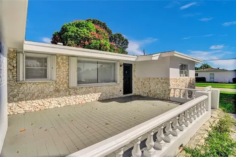 1013 SE 14th Court Deerfield Beach FL 33441