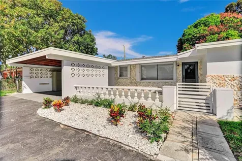 1013 SE 14th Court Deerfield Beach FL 33441