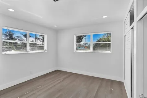 1013 SE 14th Court Deerfield Beach FL 33441