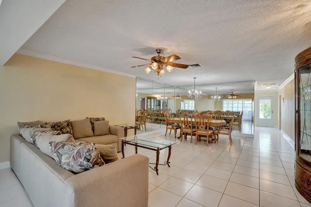 2331 Croton Delray Beach FL 33445