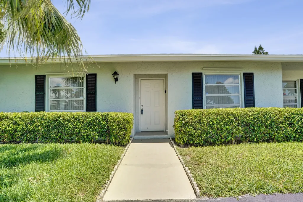 2331 Croton Delray Beach FL 33445