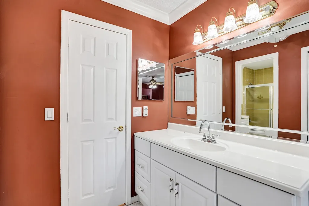 2331 Croton Delray Beach FL 33445