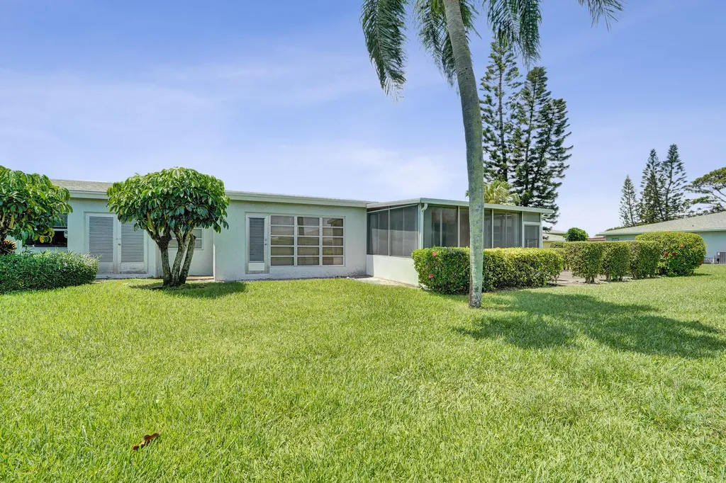2331 Croton Delray Beach FL 33445