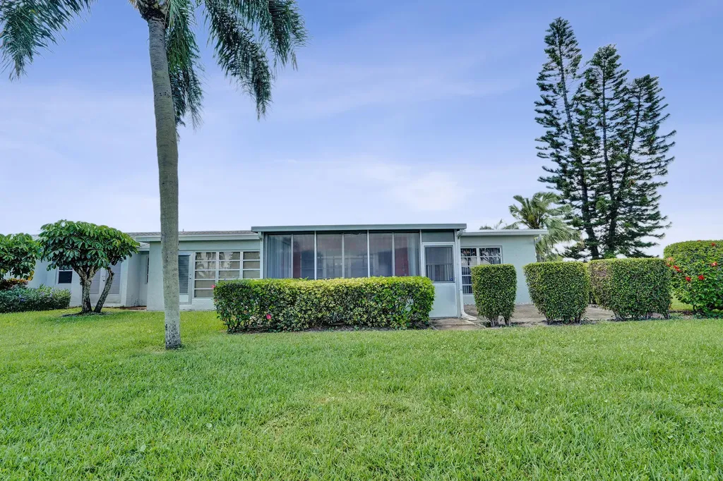 2331 Croton Delray Beach FL 33445