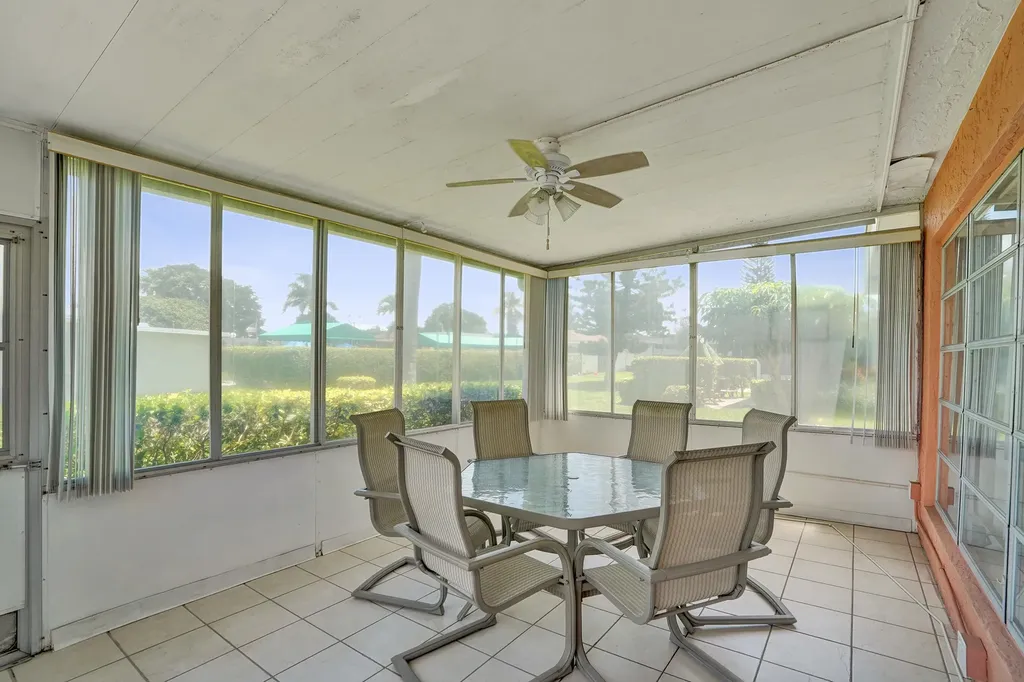 2331 Croton Delray Beach FL 33445