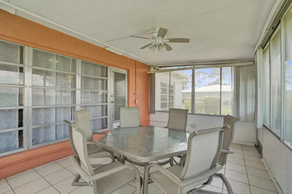 2331 Croton Delray Beach FL 33445