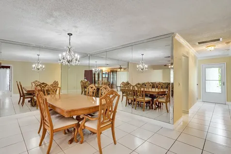 2331 Croton Delray Beach FL 33445