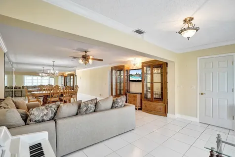 2331 Croton Delray Beach FL 33445