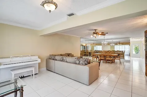 2331 Croton Delray Beach FL 33445