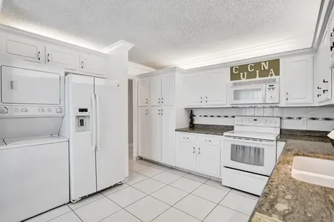 2331 Croton Delray Beach FL 33445