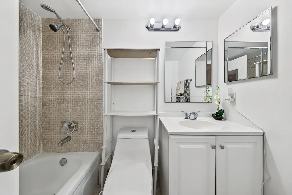 96 Fanshaw C Boca Raton FL 33434