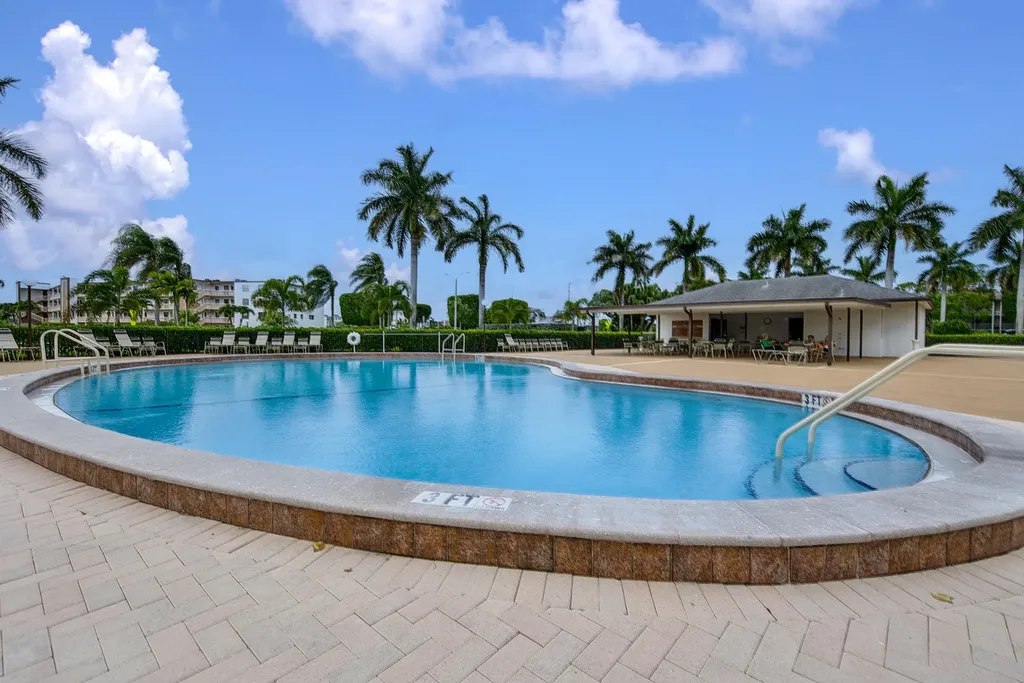 96 Fanshaw C Boca Raton FL 33434