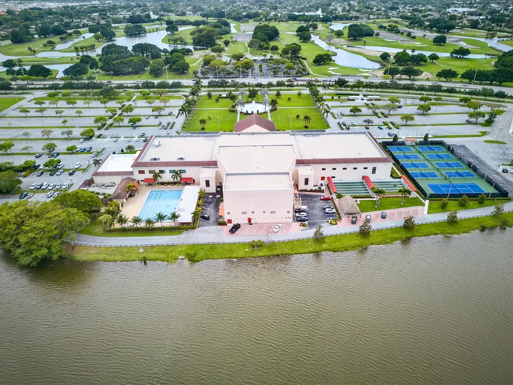 96 Fanshaw C Boca Raton FL 33434