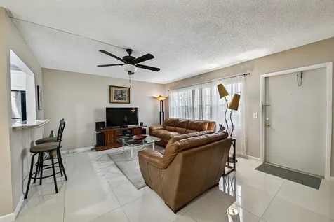 96 Fanshaw Boca Raton FL 33434