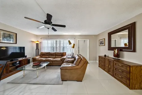96 Fanshaw Boca Raton FL 33434