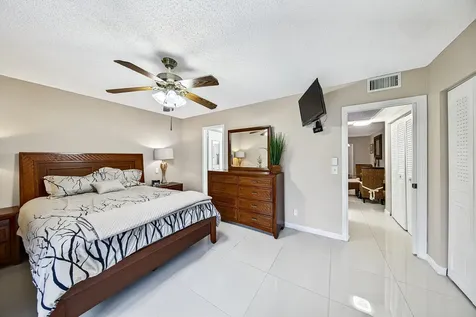 96 Fanshaw Boca Raton FL 33434