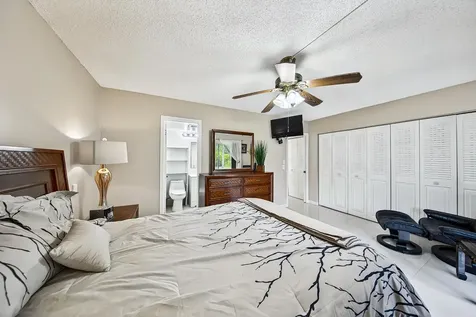 96 Fanshaw Boca Raton FL 33434