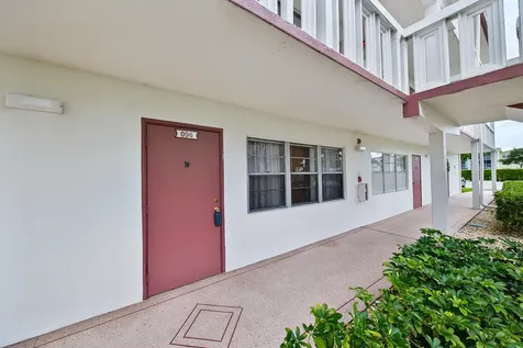 96 Fanshaw Boca Raton FL 33434