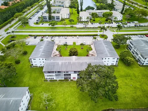 96 Fanshaw Boca Raton FL 33434