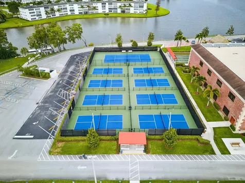 96 Fanshaw Boca Raton FL 33434