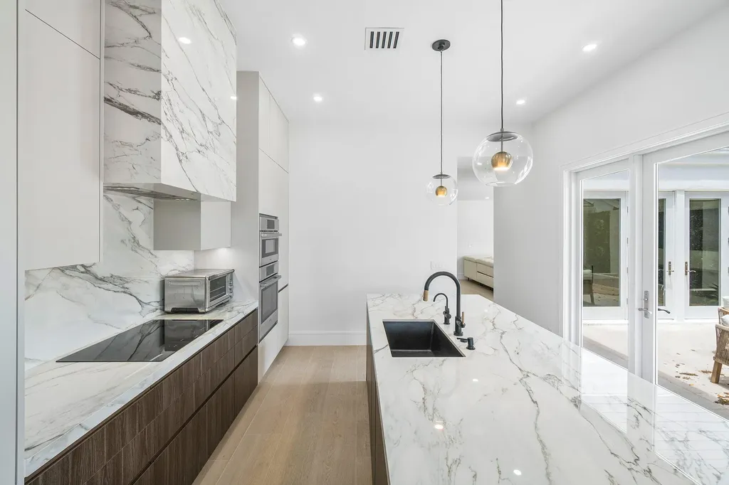 5768 NW 39th Avenue Boca Raton FL 33496