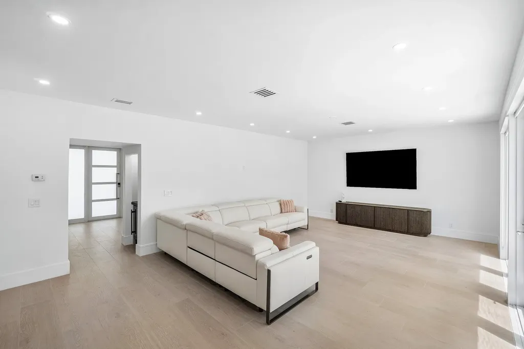 5768 NW 39th Avenue Boca Raton FL 33496