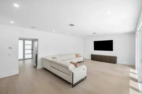 5768 NW 39th Avenue Boca Raton FL 33496