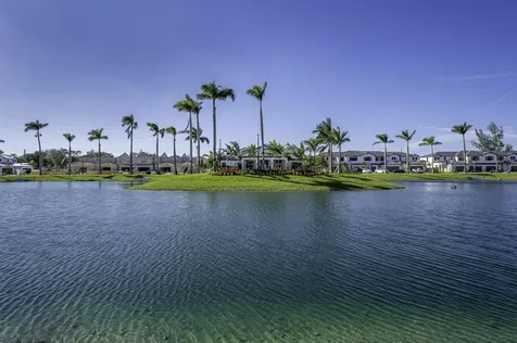 4917 Peacock Way Dania Beach FL 33312