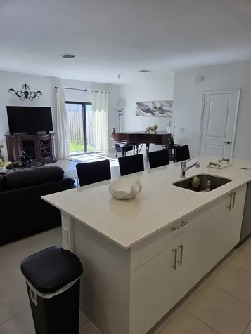 4917 Peacock Way Dania Beach FL 33312