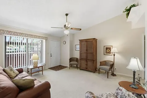 21 Vía De Casas Norte Boynton Beach FL 33426