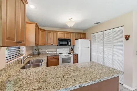 21 Vía De Casas Norte Boynton Beach FL 33426