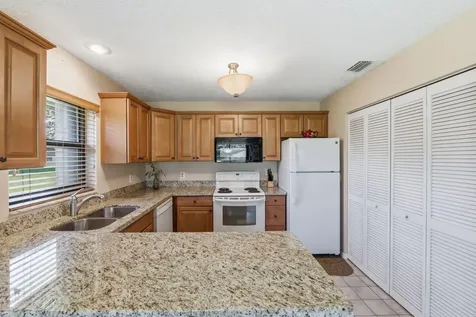 21 Vía De Casas Norte Boynton Beach FL 33426