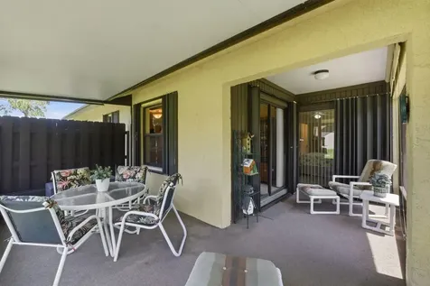 21 Vía De Casas Norte Boynton Beach FL 33426