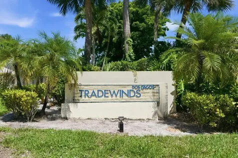 21 Vía De Casas Norte Boynton Beach FL 33426