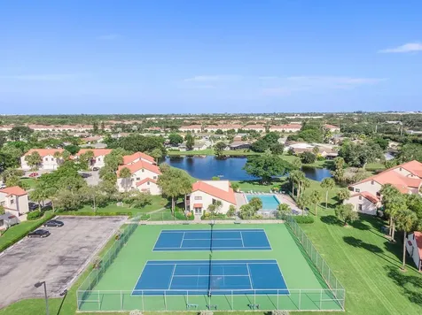 21 Vía De Casas Norte Boynton Beach FL 33426