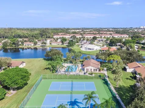 21 Vía De Casas Norte Boynton Beach FL 33426