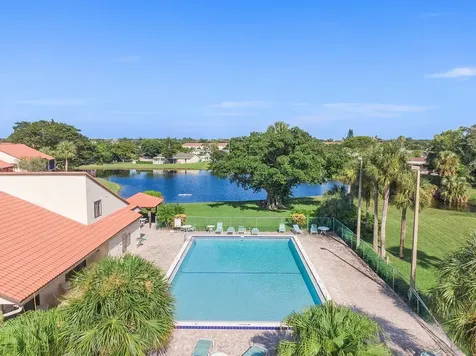 21 Vía De Casas Norte Boynton Beach FL 33426